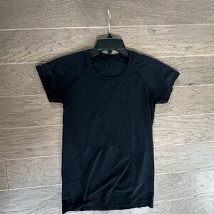 Lululemon swiftly tech short sleeve black
